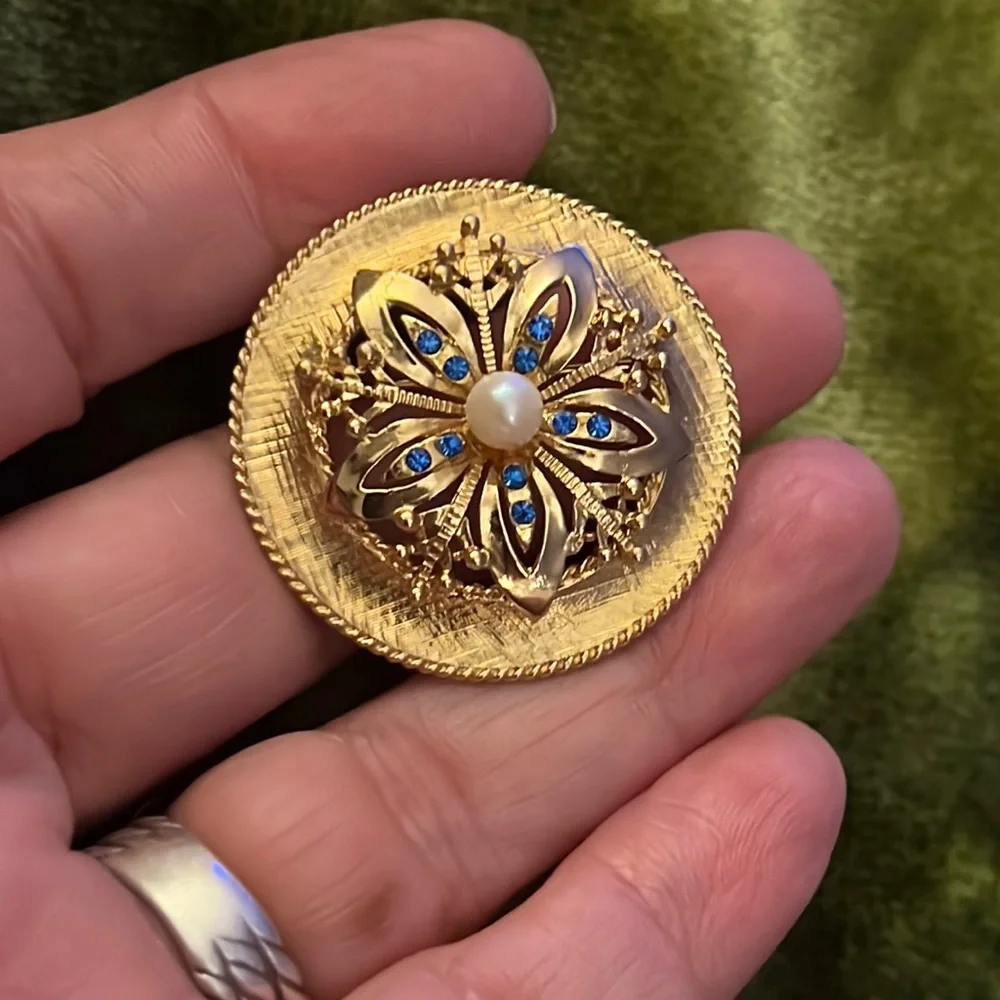 HAYWARD KARATCLAD EMBELLISHED GOLD FLOWER BLOSSOM BROOCH - Picture 5 of 11